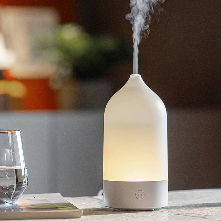 Minimalist aesthetics seamlessly blend with practicality! This vase-shaped aromatherapy diffuser transforms every moment of life into a scene of beauty.